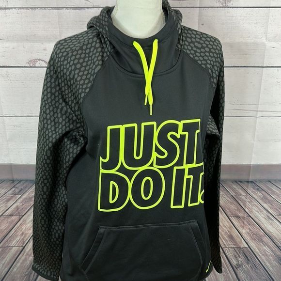 Nike Mens Therma Fit Hoodie size Medium Black Long Sleeve Fleece Lined Pull Over - Picture 2 of 10